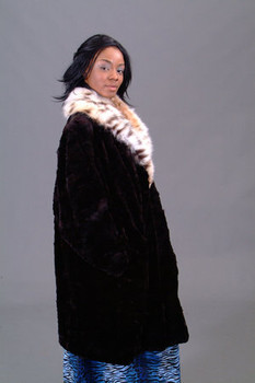 Sheared Mink 3/4 Fur Jacket with Full Skin Lynx Fur Collar Sheared Mink 3/4 Fur Jacket with Full Skin Lynx Fur Collar