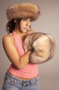 Two-In-One Full Skin Fox Fur Barrel Muff & Carry Bag Two-In-One Full Skin Fox Fur Barrel Muff & Carry Bag