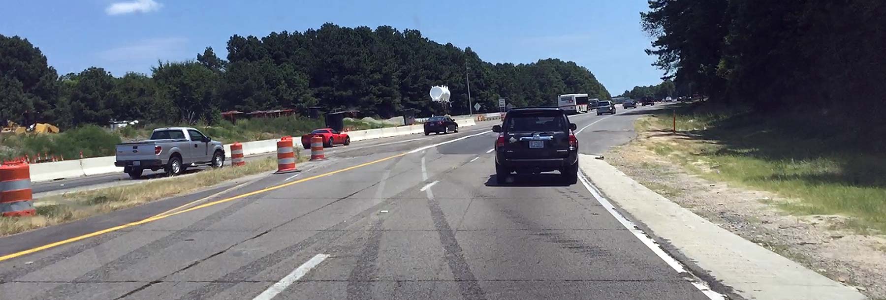 roadway without pavement markings