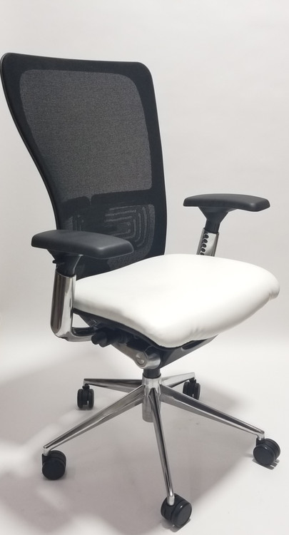 Haworth Zody Chair in White Leather Seat Fully Adjustable Model