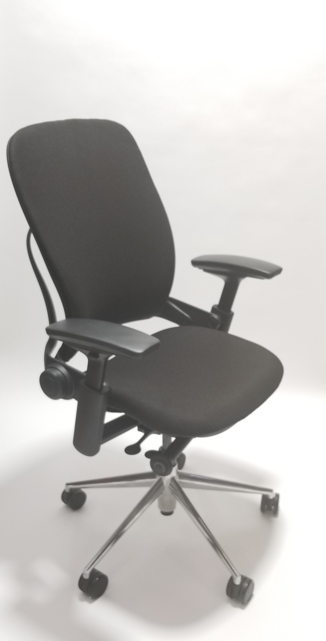 Steelcase Leap Chair V2 In Black Leather And In Polished Aluminium