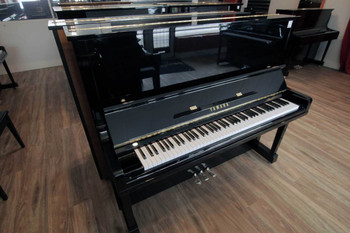 Yamaha U30BL 4764960 Second Hand Yamaha U30BL 4764960 Second Hand