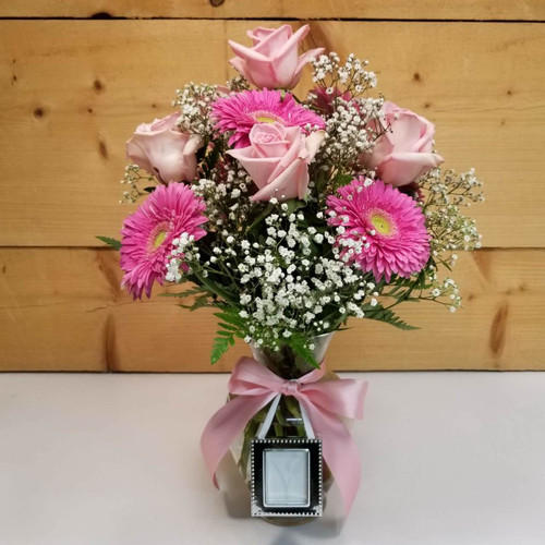 Picture Perfect (SCF18D43) by Savilles Country Florist. Flower and Plant delivery to Orchard Park, NY and the surrounding area including same day delivery to Hamburg, West Seneca, East Aurora, Blasdell and Buffalo NY
Picture Perfect (SCF18D43) by Savilles Country Florist. Flower and Plant delivery to Orchard Park, NY and the surrounding area including same day delivery to Hamburg, West Seneca, East Aurora, Blasdell and Buffalo NY