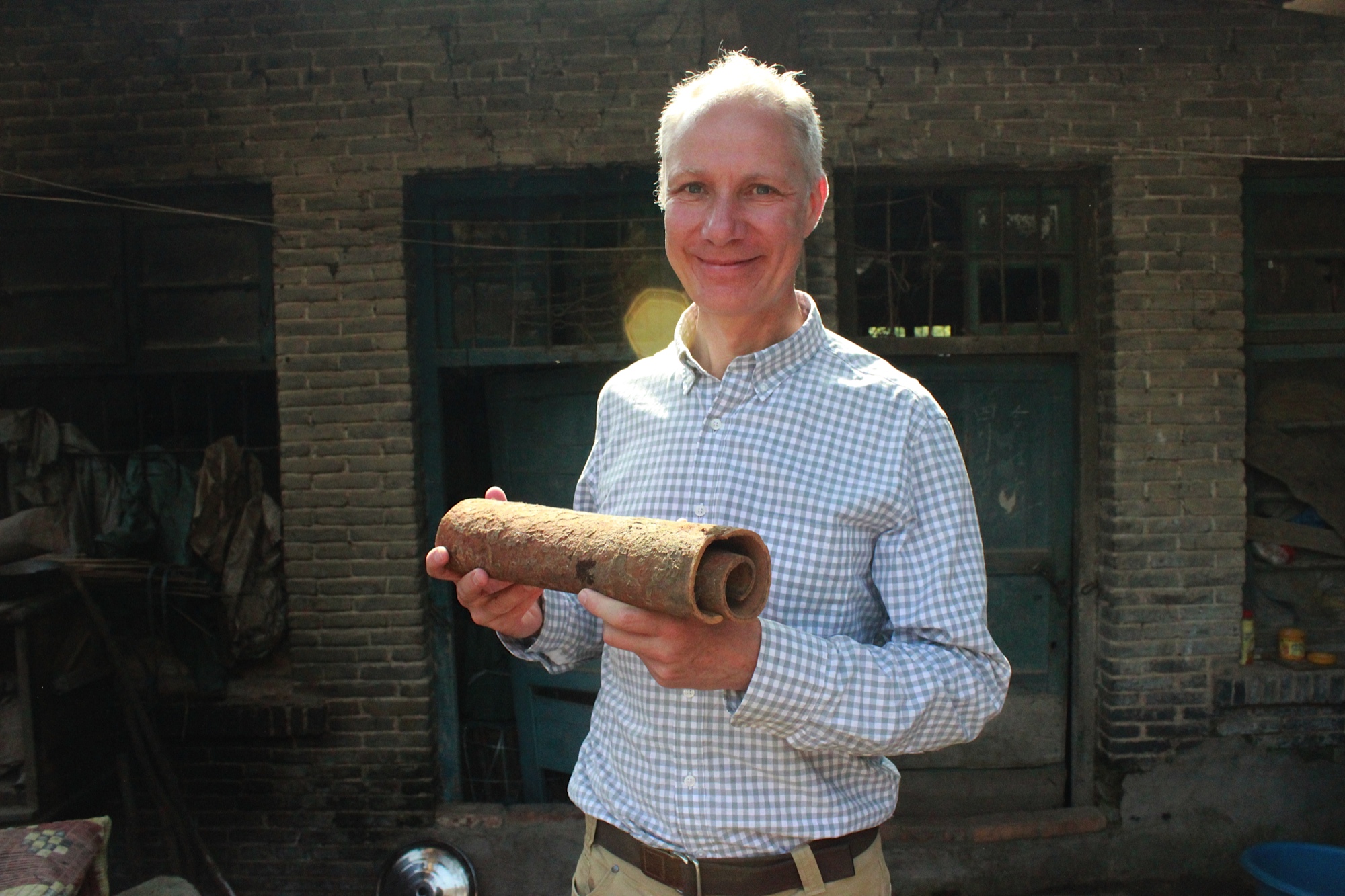 HEINER WITH SUN DRIED ROUGUI FROM A 25 YEAR OLD TREE IN YUNNAN PROVINCE