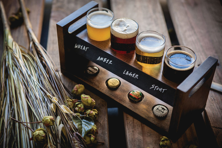 This is both rustic & classy and a fu beer caps, a chalkboard panel for easy labeiing (soapstone pencil included) n and unique gift for any craft beer enthusiast! The two-tiered Acacia tray has hollowed out areas to hold four 4 oz beer glasses, suspended in the top level of the tray, and handles on both sides of the tray for ease in carrying.