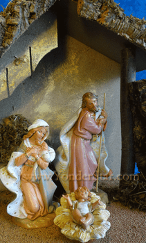 7.5" Fontanini Nativity Set with Wooden Stable 54840 7.5" Fontanini Nativity Set with Wooden Stable 54840