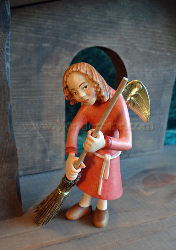 Angel with Broom LEPI Kastlunger Nativity : Pre-Order