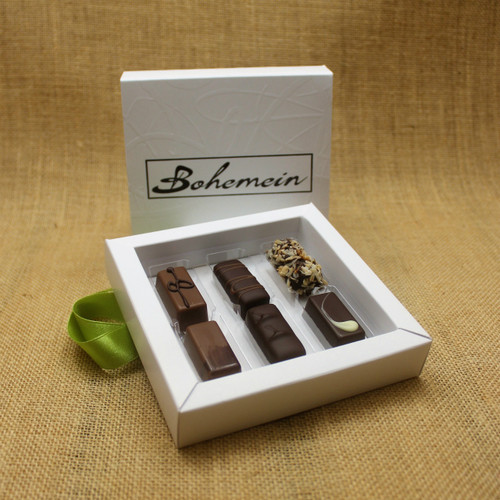 Bohemein Gift Box with 6 Non Alcohol Flavoured Chocolates including: Vanilla Cream - Milk, Noisette (Hazelnut), Coconut Cream Truffle, Chocolate Caramel, Balsamic Vinegar and Honey Ganache, Pineapple and Black Pepper Ganache