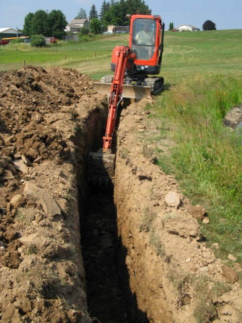 pond clay bentonite leak soil repair trench leaking embankment seal farm bottom repairs construction backfill liner water geomembrane seepage compacted