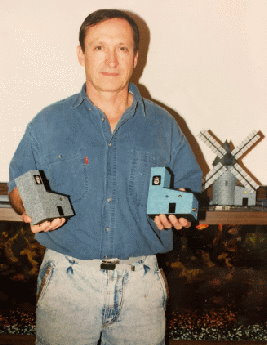 inventor-with-early-models-2.jpg