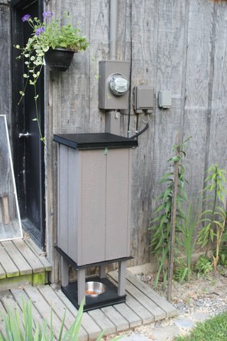 Outdoor Dog Food Dispenser