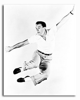(SS2182635) Gene Kelly Les Girls Music Photo (SS2182635) Gene Kelly Les Girls Music Photo