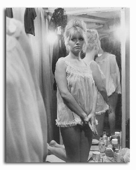 (SS2263027) Carol White Poor Cow Movie Photo (SS2263027) Carol White Poor Cow Movie Photo