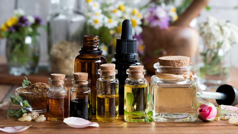 9 Essential Oils for Healthy Natural Hair