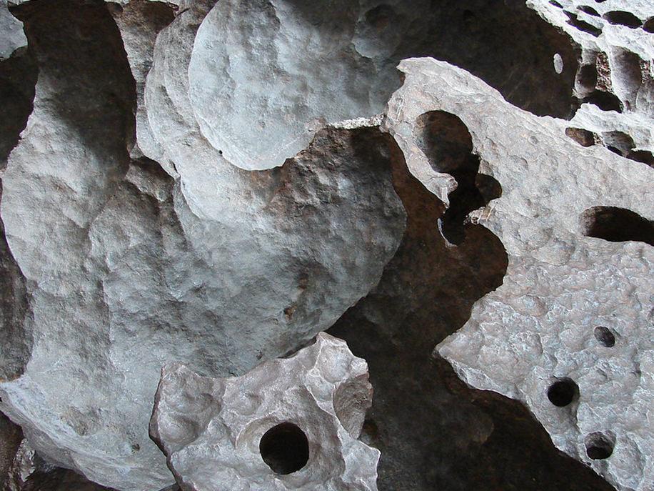 willamette-meteorite-7637-adapted-by-cherrico-pottery-1-.jpg