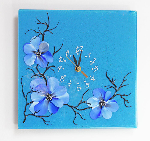 Blossoms Clock (blue)